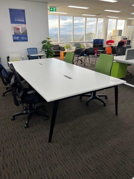 SHOWROOM CLEARANCE - 4 PERSON WORKSTATION *** WAS $1,464 - NOW $990 ***