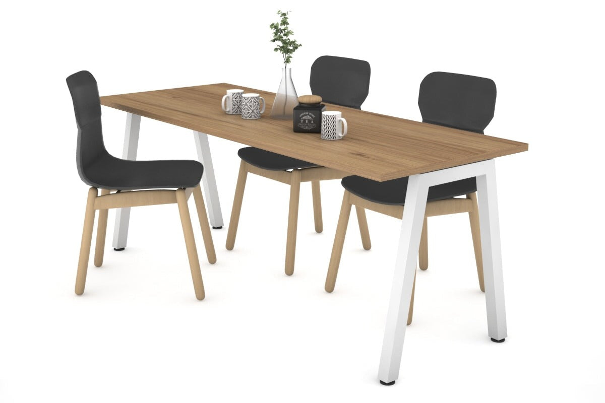 QUADRO A LEGS TABLE IN WHITE