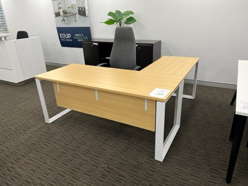 SHOWROOM CLEARANCE - EXECUTIVE DESK & RETURN  *** WAS $1,394 NOW $880 ***